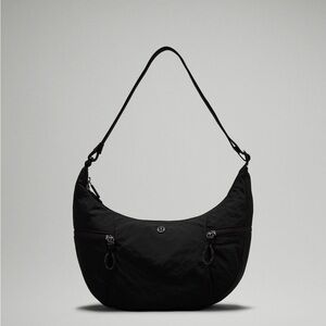 lululemon athletica Slouchy Sling Bag 6L